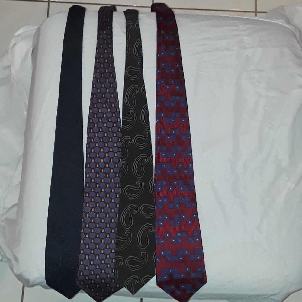 Four Designer Ties Bundle - image 6